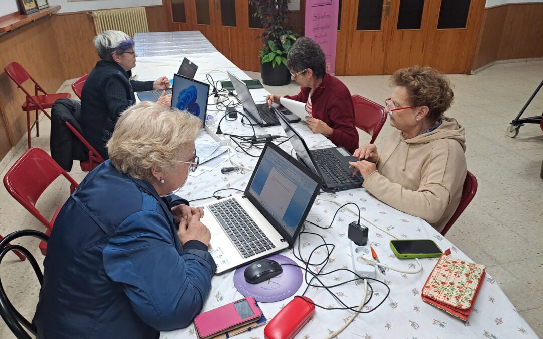 Reduciendo la brecha digital de las mujeres en el medio rural